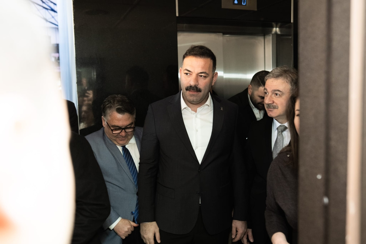 KGD'de muhteşem açılış: Derneğe kadın eli değdiği belli oluyor