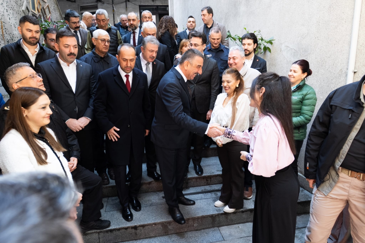KGD'de muhteşem açılış: Derneğe kadın eli değdiği belli oluyor