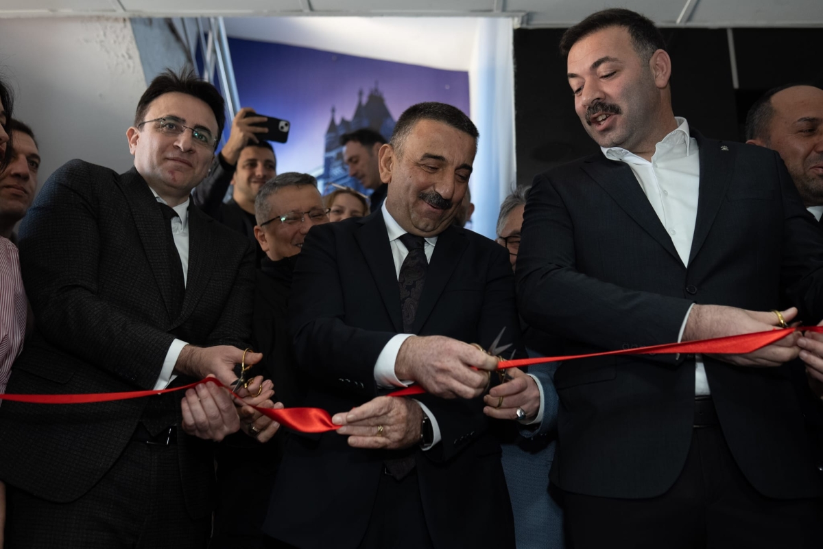 KGD'de muhteşem açılış: Derneğe kadın eli değdiği belli oluyor