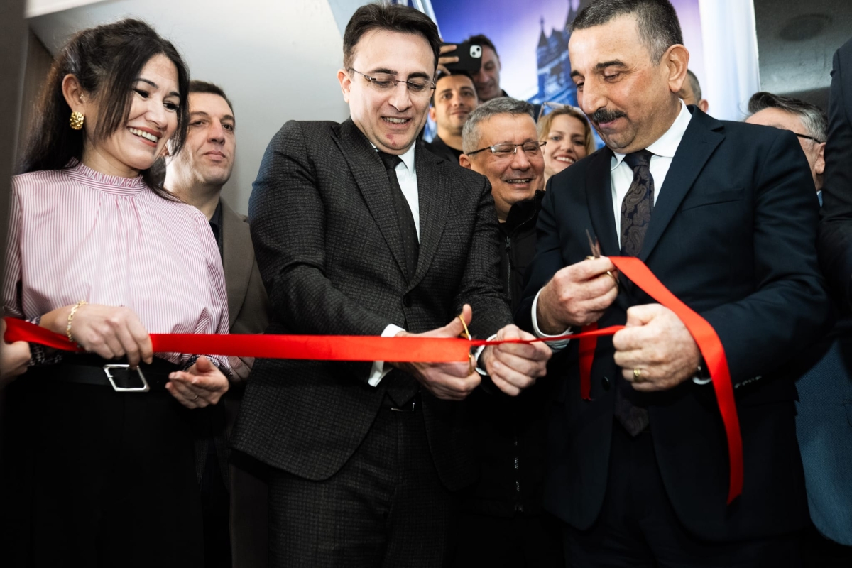 KGD'de muhteşem açılış: Derneğe kadın eli değdiği belli oluyor