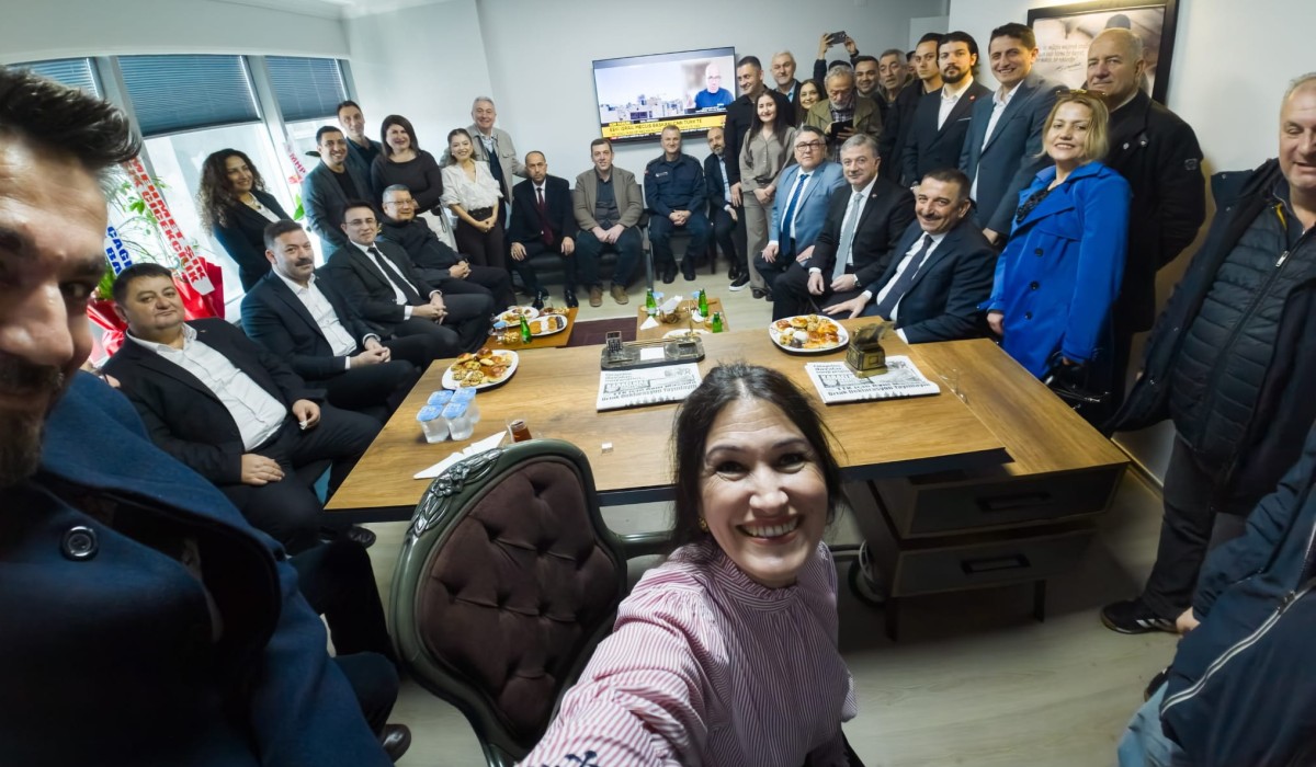 KGD'de muhteşem açılış: Derneğe kadın eli değdiği belli oluyor